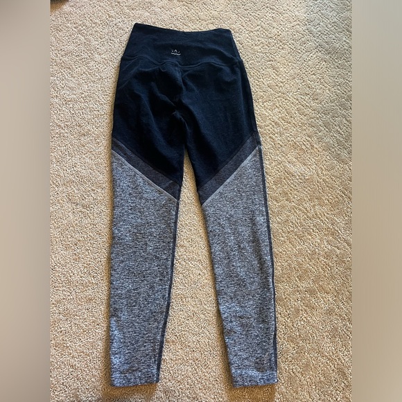 Beyond Yoga Colorblock Tri-Panel High Waisted Leggings - Picture 3 of 3